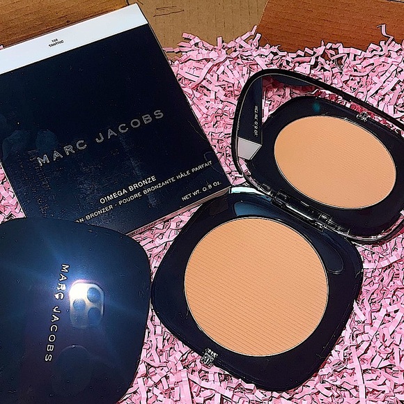 ☃️BOGO50%☃️ 🆕🌿MARC JACOBS: “102 Tantric” O!Mega Bronzer - Picture 7 of 9